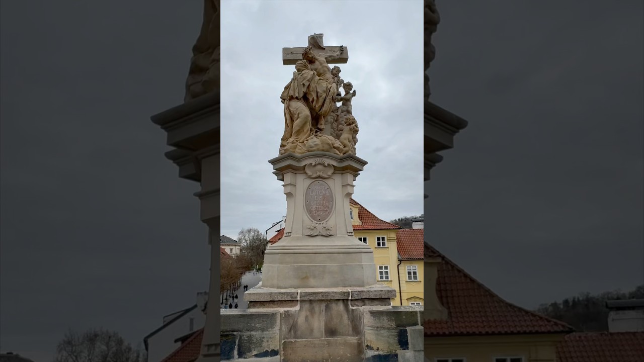 Prague-Did you Know? -Charles Bridge (Prague 🇨🇿) #shorts #travel #travelvlog #history #prague #art