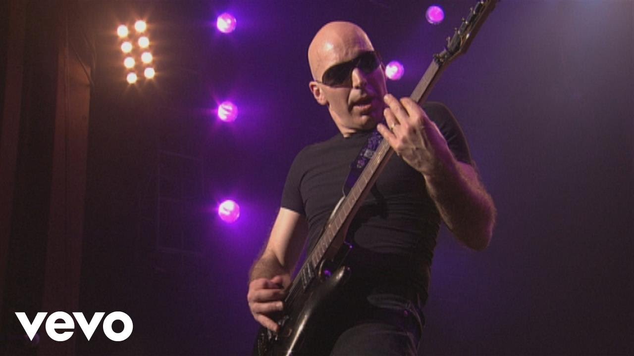 Joe Satriani - One Robot's Dream (from Satriani LIVE!)