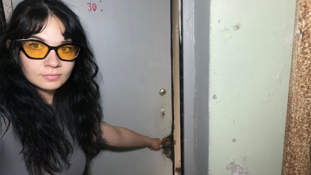 NO ONE HAS LIVED HERE FOR 40 YEARS - I WENT INTO AN APARTMENT IN PRIPYAT, CHORNOBYL ZONE