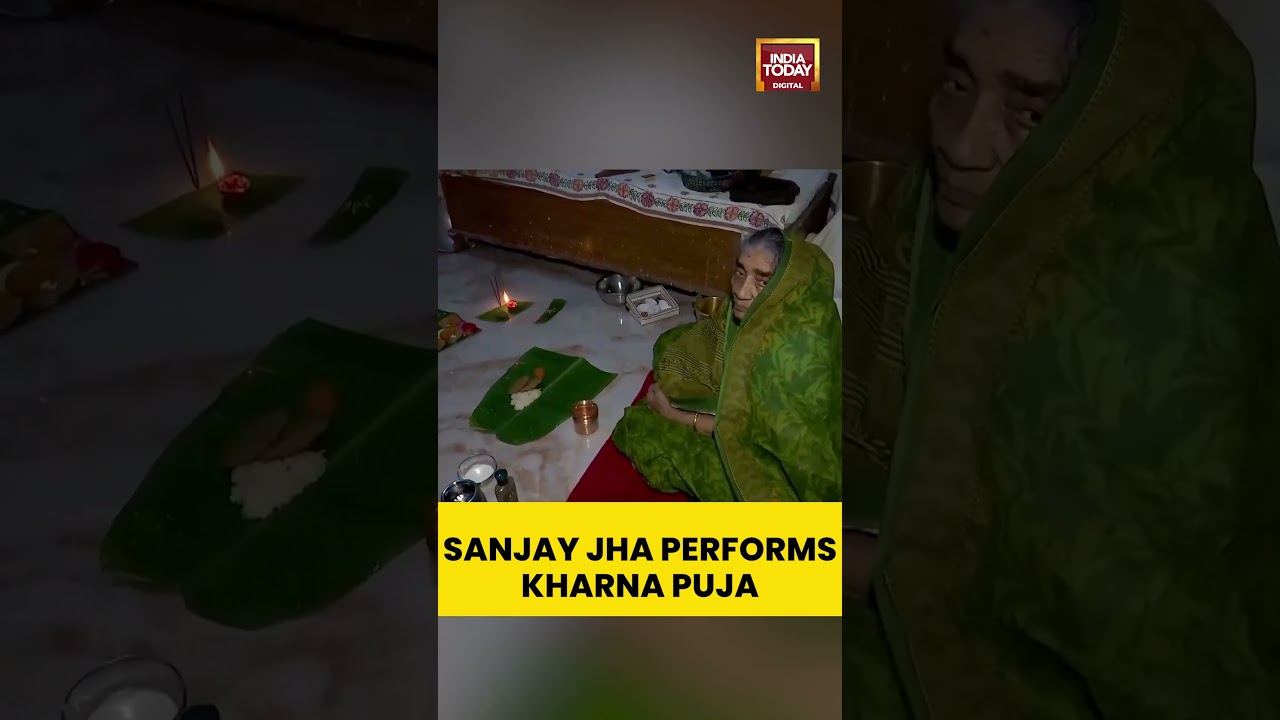 JDU National Working President Sanjay Kumar Jha performs the rituals of 'Kharna Puja' of #chhathpuja