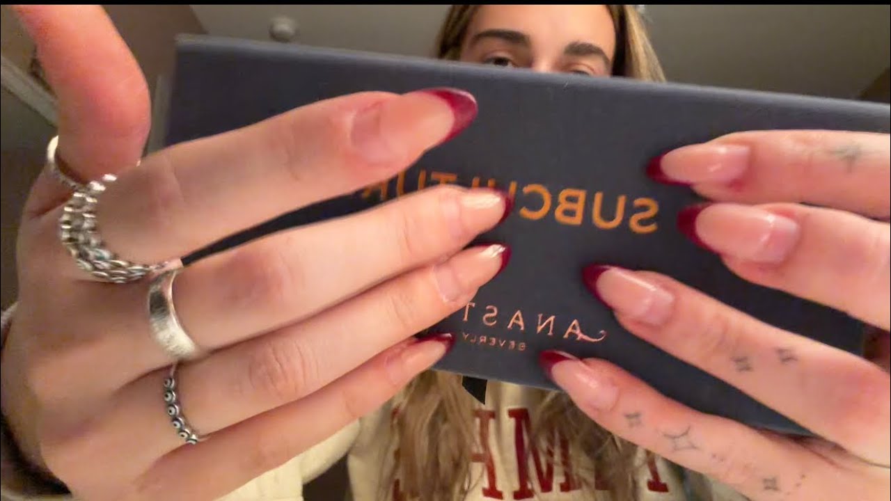 ASMR UP CLOSE TAPPING AND RAMBLES