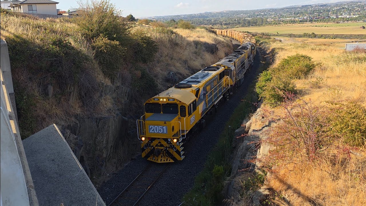 TasRail 2051 TR01 TR11 #34 train passing under Vermont Road