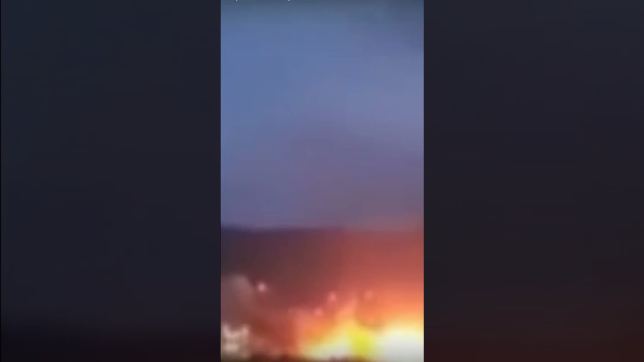 Crimea: ammunition depot on fire at military base, highway 