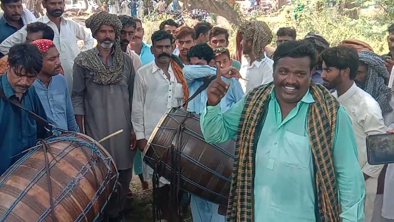 de cha mundri challa desan tan..... hazri Bala peer darbar#..... by munir litti...