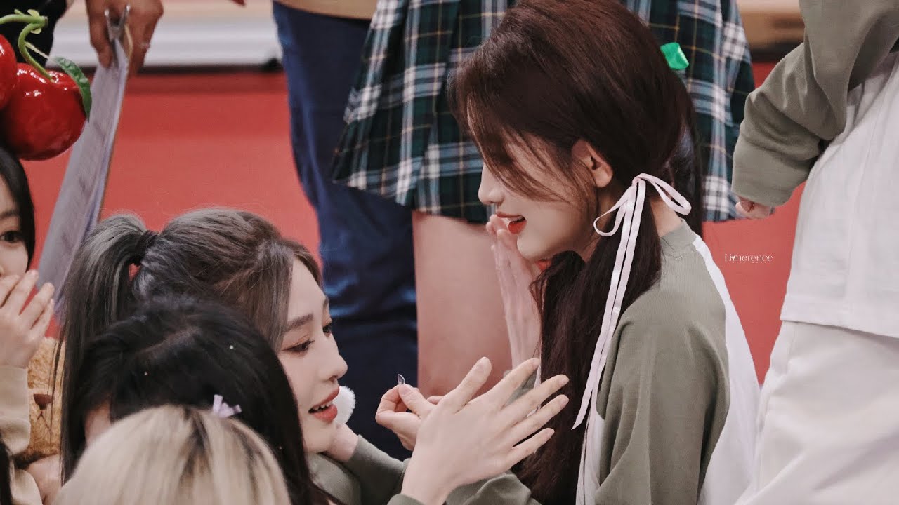 Thi Tình Hoạ Dịch tình cảm tại Đại Hội Thể Thao | SNH48 王奕 Wang Yi Vương Dịch & Châu Thi Vũ