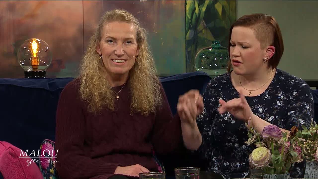 Döv-blinda Marita åker skidor och rider: 