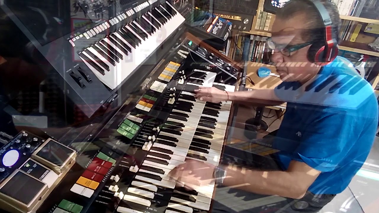 Mammy Blue , Hammond X66, Yamaha PSRS950