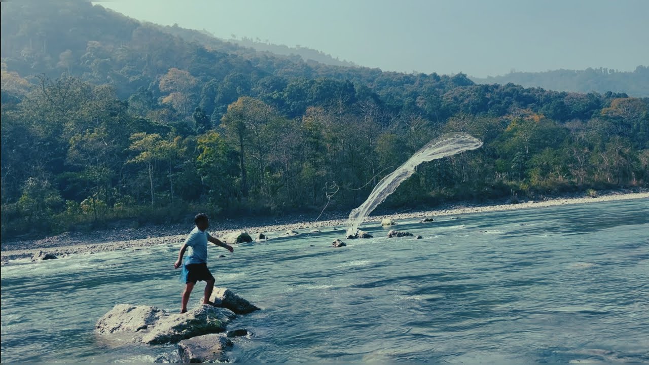 Fishing in Sikkim river सिक्किम के नदियों मे मछली पकडना
