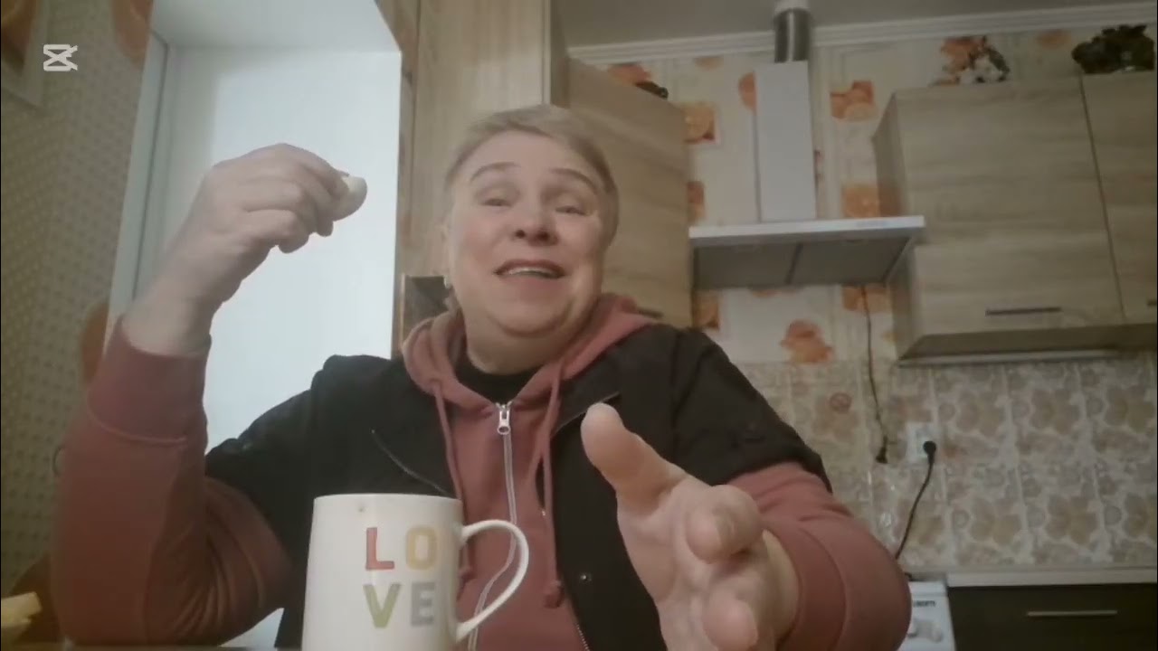 Замело ❄️🌨️ Сидим дома, пьем кофе ☕️ и общаемся 🗣️ 