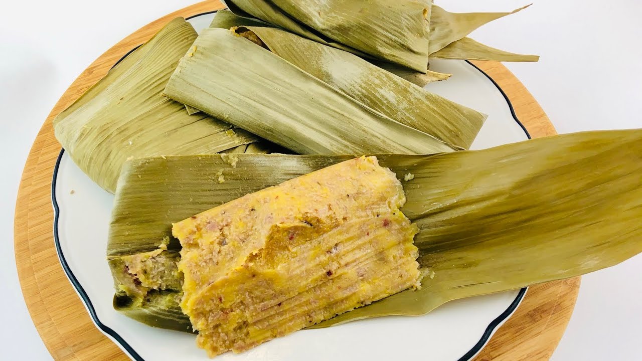 Lôkounou - purée de banane plantain cuite à la vapeur