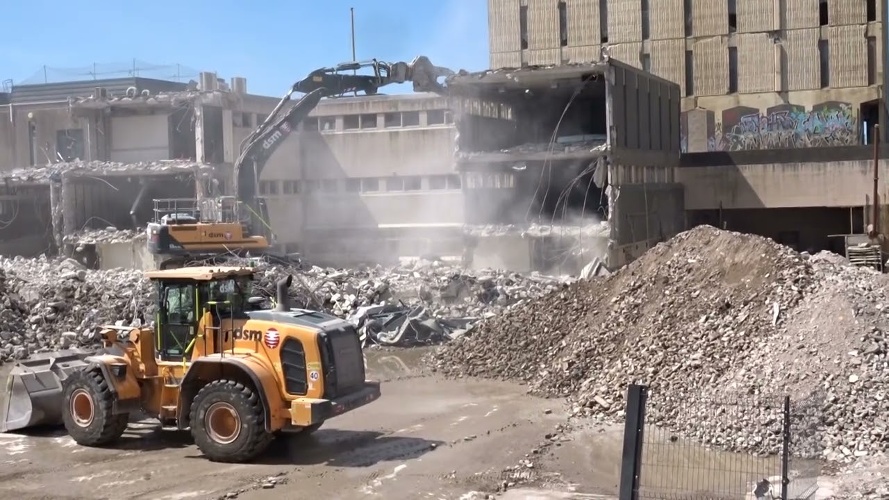 A LONG DAY DEMOLITION PART 2  BLACKPOL COURTS POLICE STATION  21/05/2025