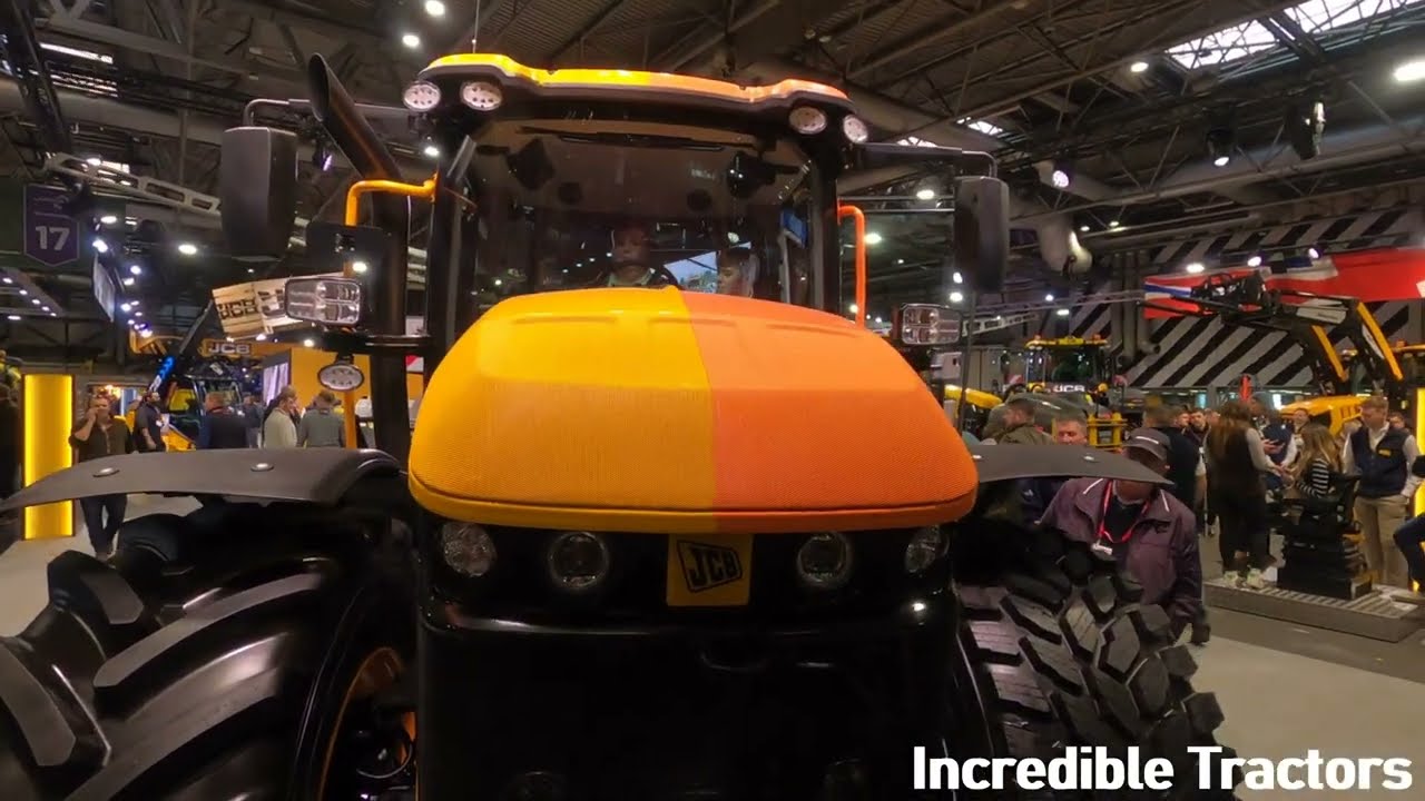 LAMMA Show 2024 JCB Fastrac 4220 Icon 6.6 Litre 6-Cyl Diesel Tractor (235 HP) Agri / Construction
