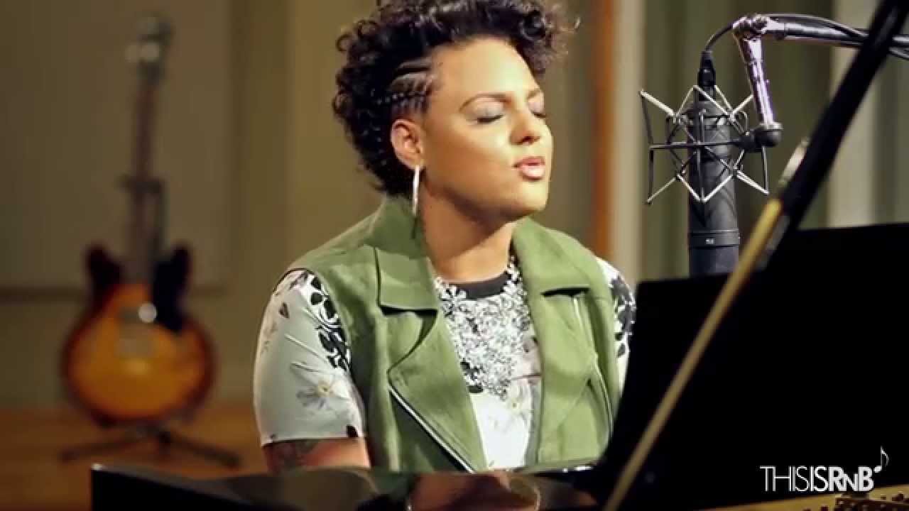 Marsha Ambrosius Performs 