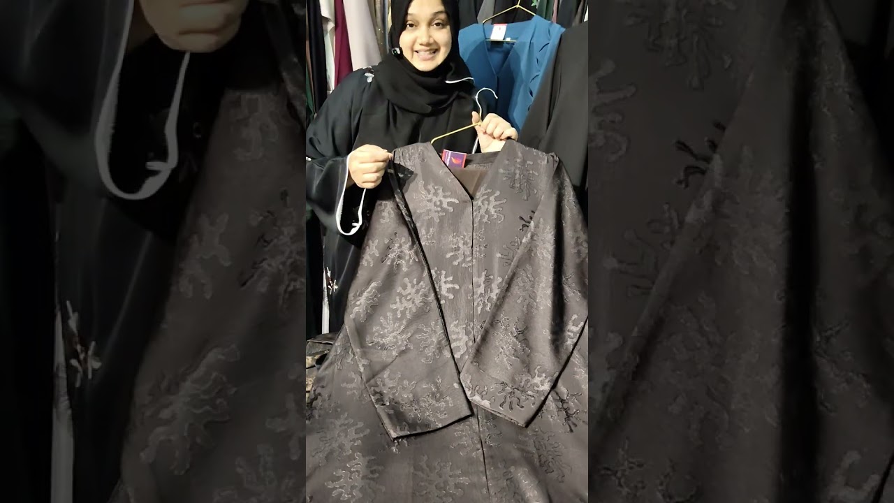 Flat 2300/- original dubai abayas.. black stoles for 600/- to book whatsapp on 8291101414