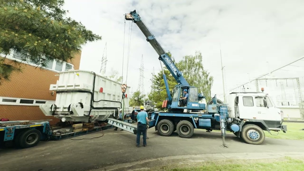 Power Transformer on rollers – Installation process of Ganz's 160 MVA transformer in Detk