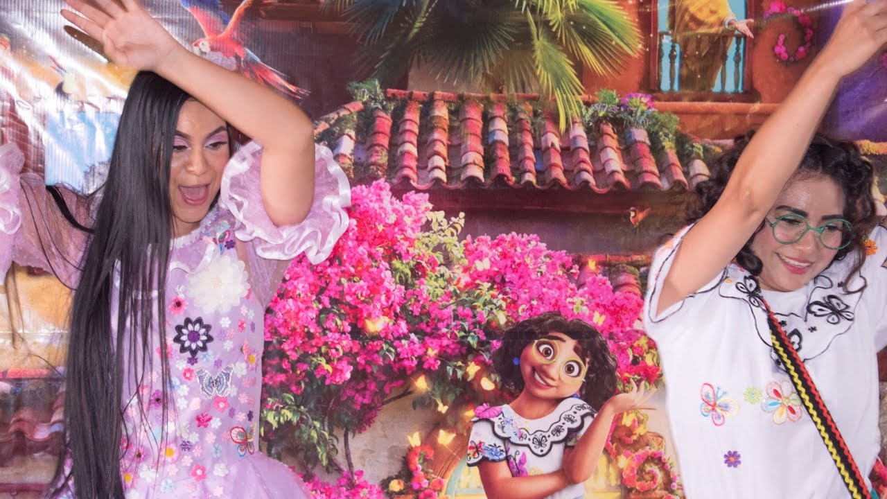 Inspiración 🌺🎶 Show ENCANTO 🌺 Isabella y Mirabel ✨ #Disney #Showencanto // @Leventos1