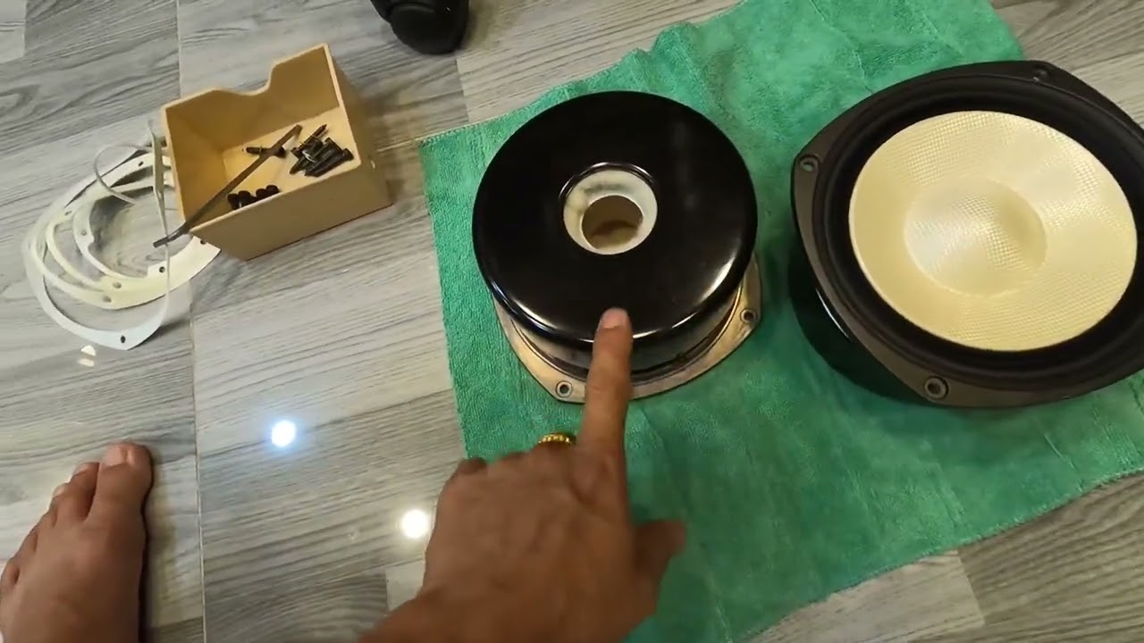 Soi nội thất b&ecirc;n trong LOA ONKYO D-302E cặp loa nghe h&acirc;y b&agrave;y đẹp, đ&aacute;ng si&ecirc;u tầm nghe nhiều thể loại