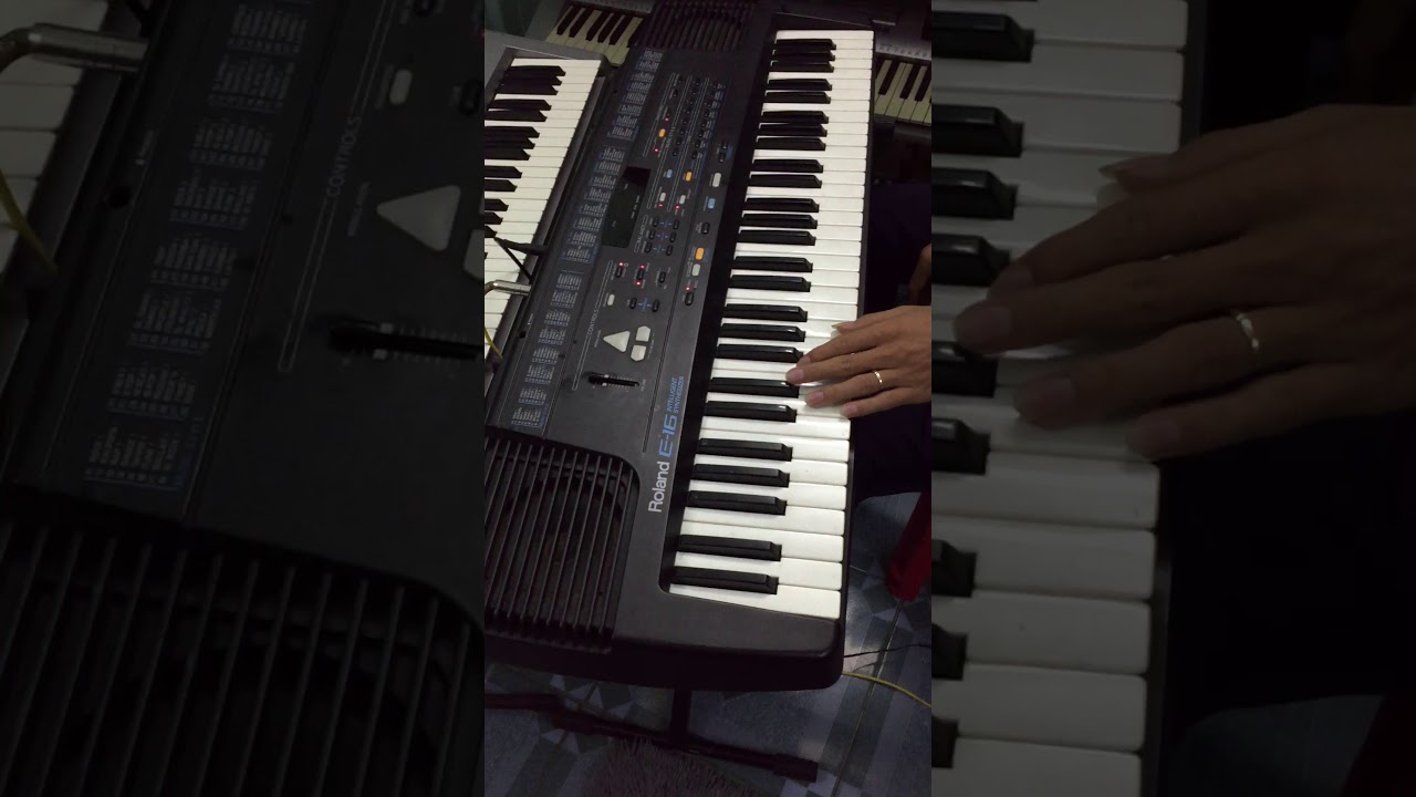 Roland E-16 intelligent synthesizer đàn học sinh tập tành, đầy đủ tiếng điệu hay. liên hệ 0929425707