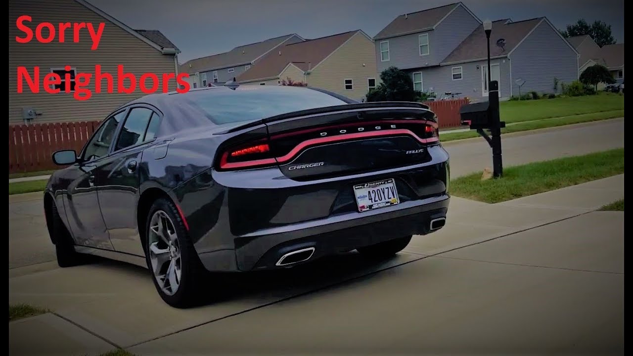 2016 Dodge Charger Rallye 3 inch straight pipe exhaust drive-by