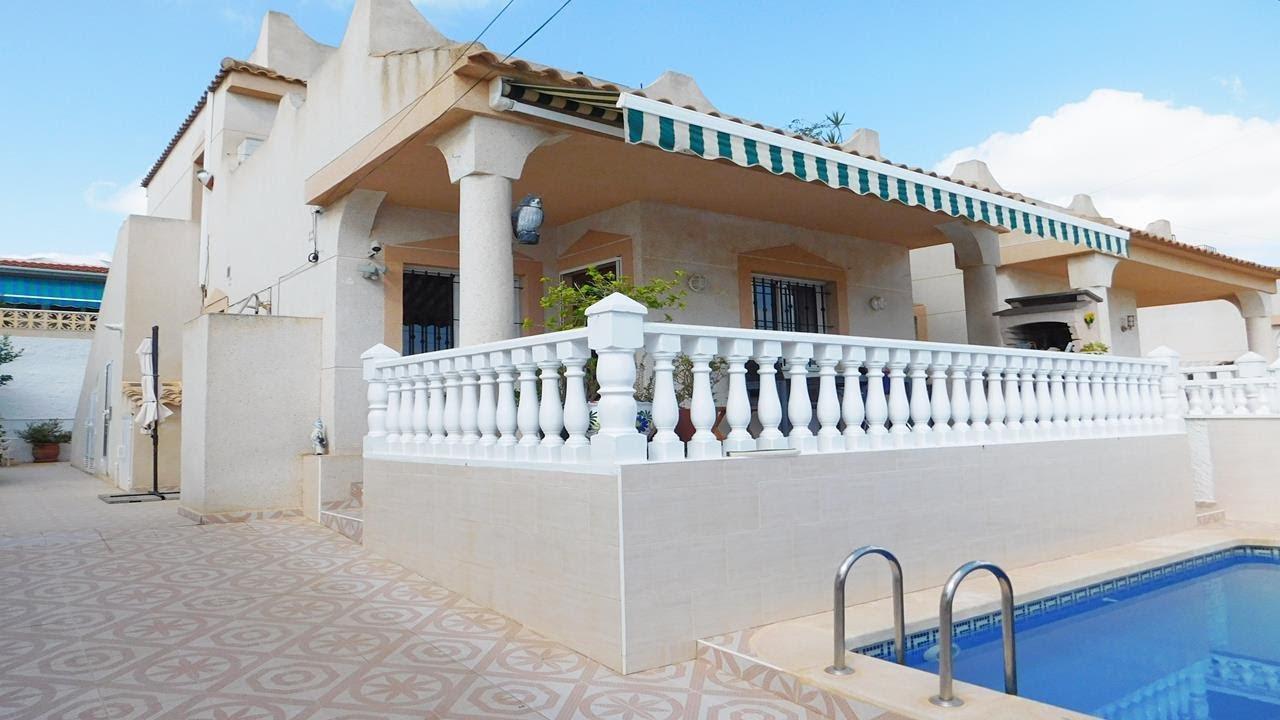 VILLAMARTIN: 3 Bedrooms Villa with Pool, Parking, Guest Apartment and Solarium (©WhiteVillasInSpain)