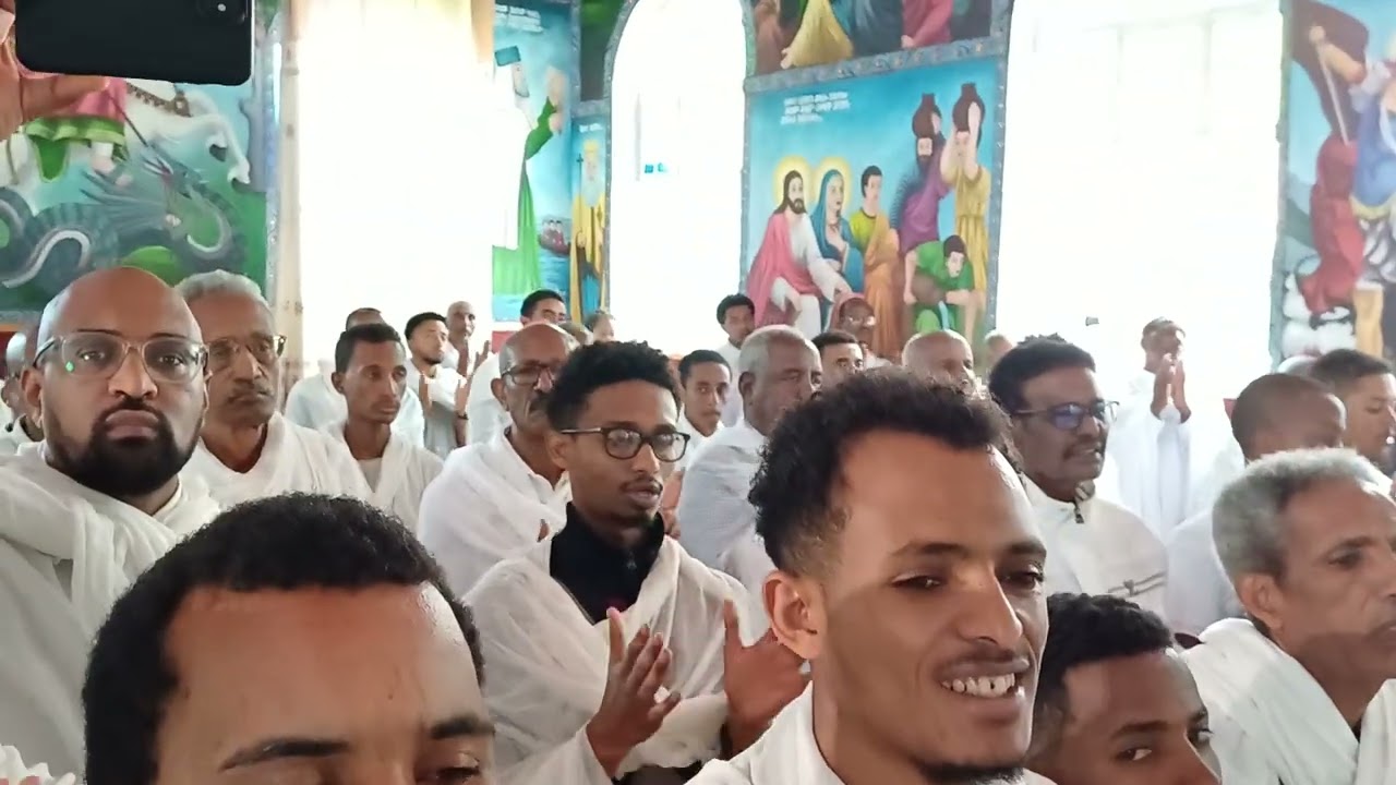 ኣንተ ካህኑ ለኣለም፡ ዝማሬ መላእኽቲ የስምዓልና፡ ርሑስ ጋማ ንመርዓውቲ፡ ብፍላይ ድማ ንኣገልጋሊ ቤትክርስቲያንና ዲያቆን ህዝቅኤል ምስ መርዓቱ