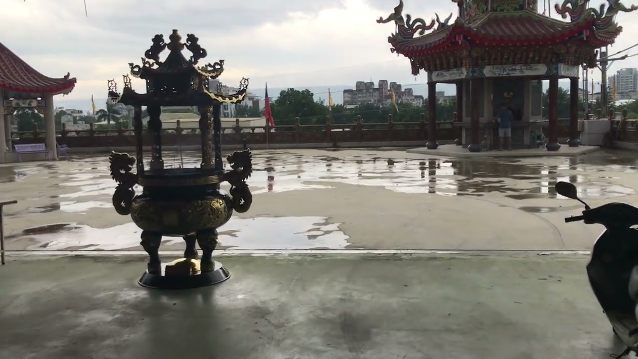十月初一佛前2