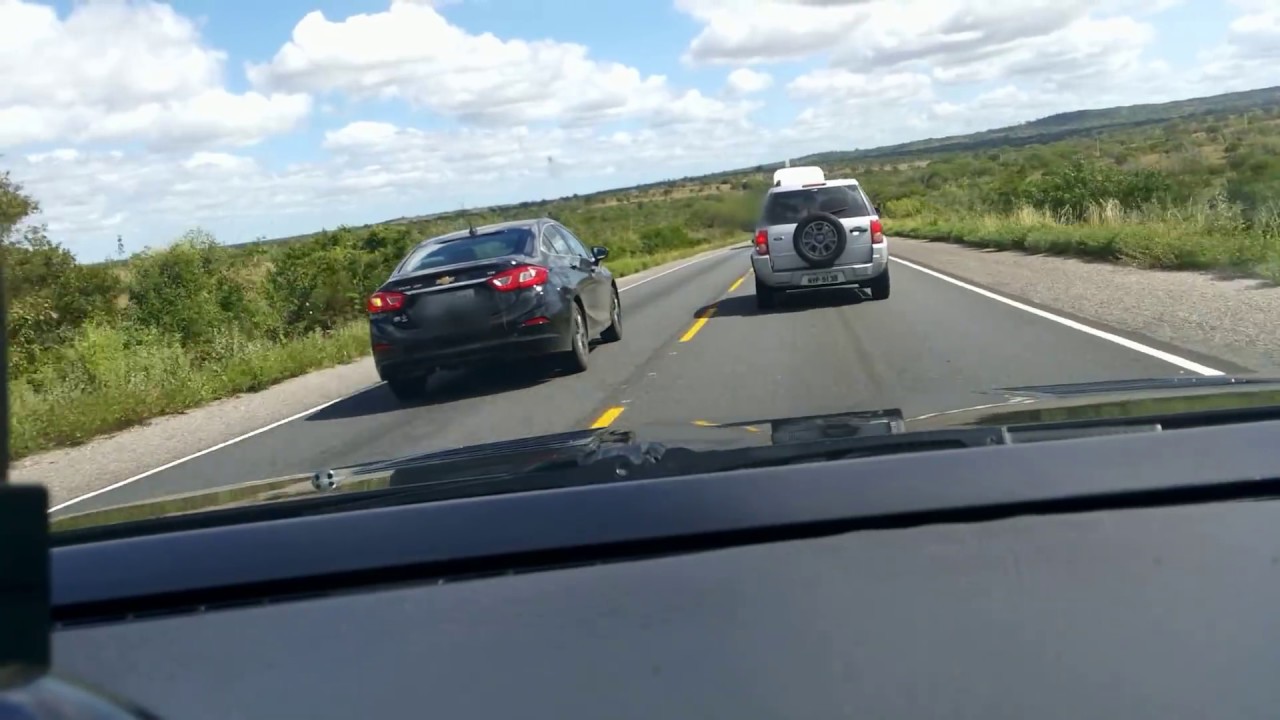 Novo  Cruze   turbo 2017  acelerando  vs omega  1995