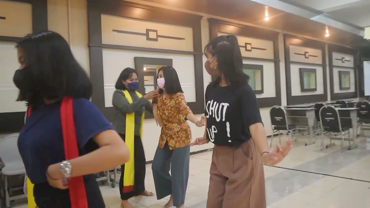 Pinasthi Wilujeng SMKN 3 Malang,MELESTARIKAN BUDAYA LOKAL DENGAN MENARIKAN