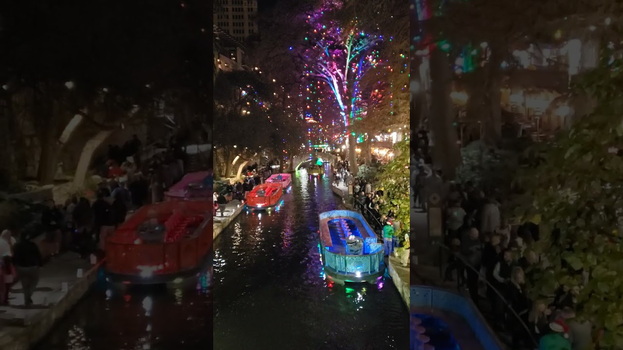 San Antonio Riverwalk during Christmas #boat #rivercruise #riverwalk #christmaslights #texas #usa