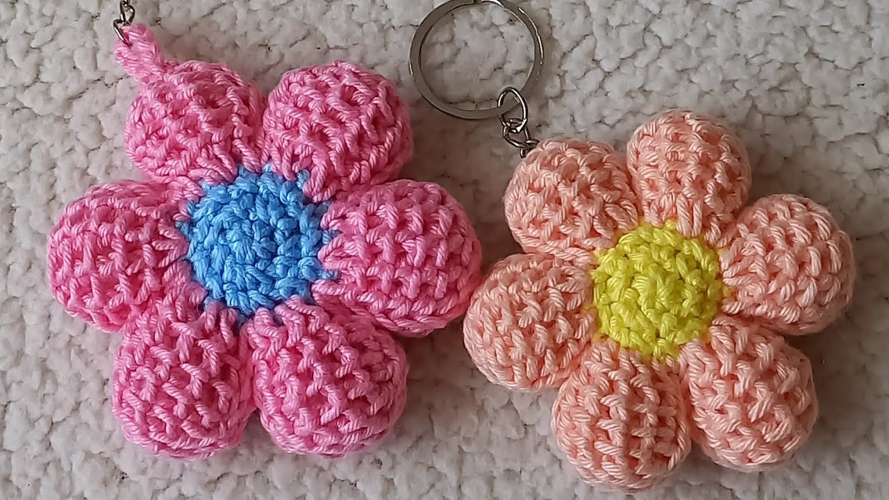 Chaveiro amigurumi / Flor de crochê