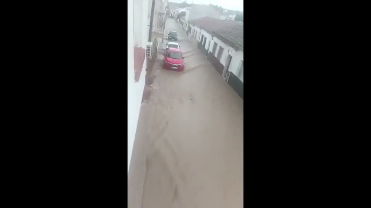 😱🔴 HOY ! La lluvia causa graves problemas en Monte Lope Álvarez, Jaén province, España !