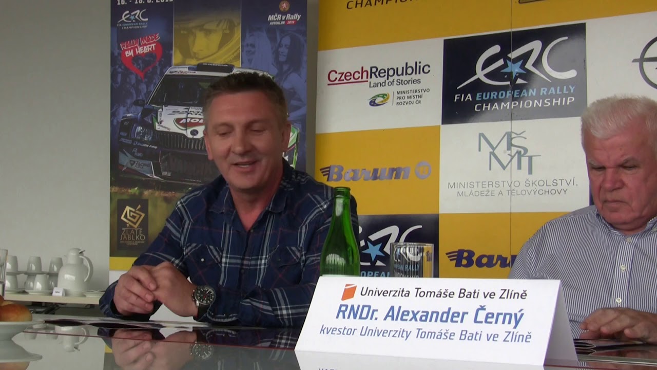 Historik Vlastimil Neumann před barumkou.