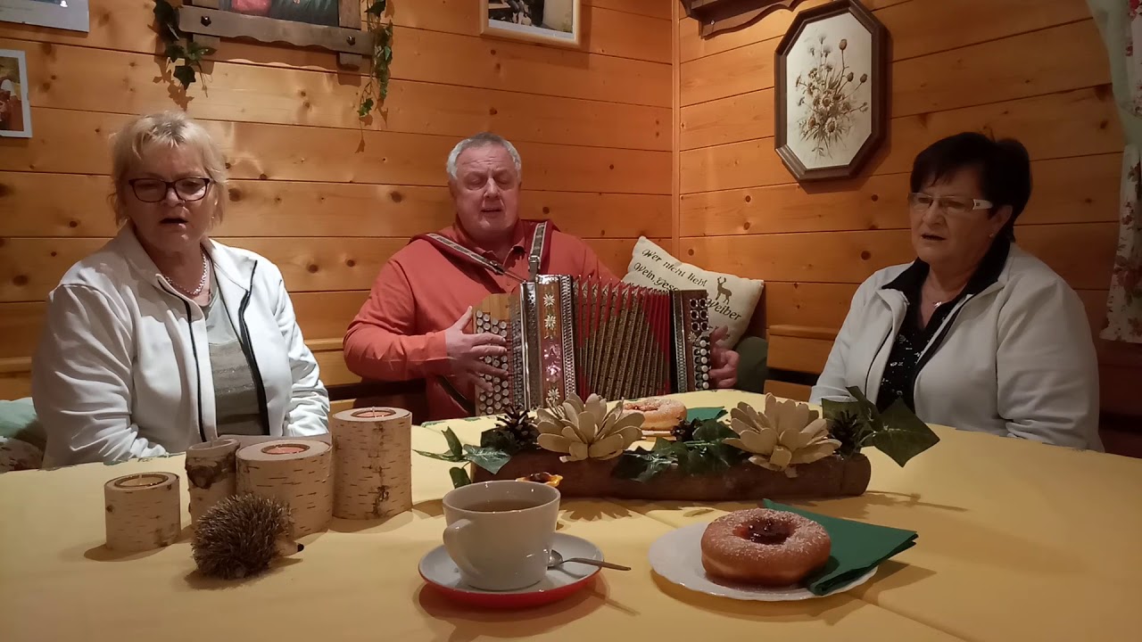 Das Kreuz am Berge (F. Mihelic) Erika, Rosi und Hans Ratschki © OlmHERZ