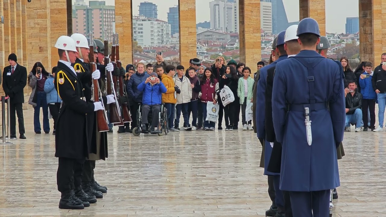 Anıtkabir nöbet değişimi @Ataturkunyolundan