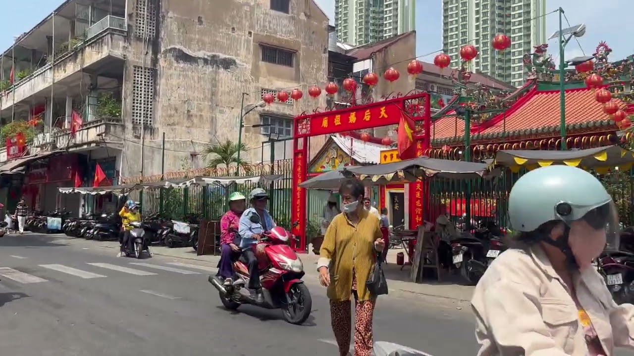 Đình Hội Quán Hà Chương đường Nguyễn Trãi quận 5 Sài Gòn trưa mồng bốn Tết Bính Ngọ (20/02/2026).