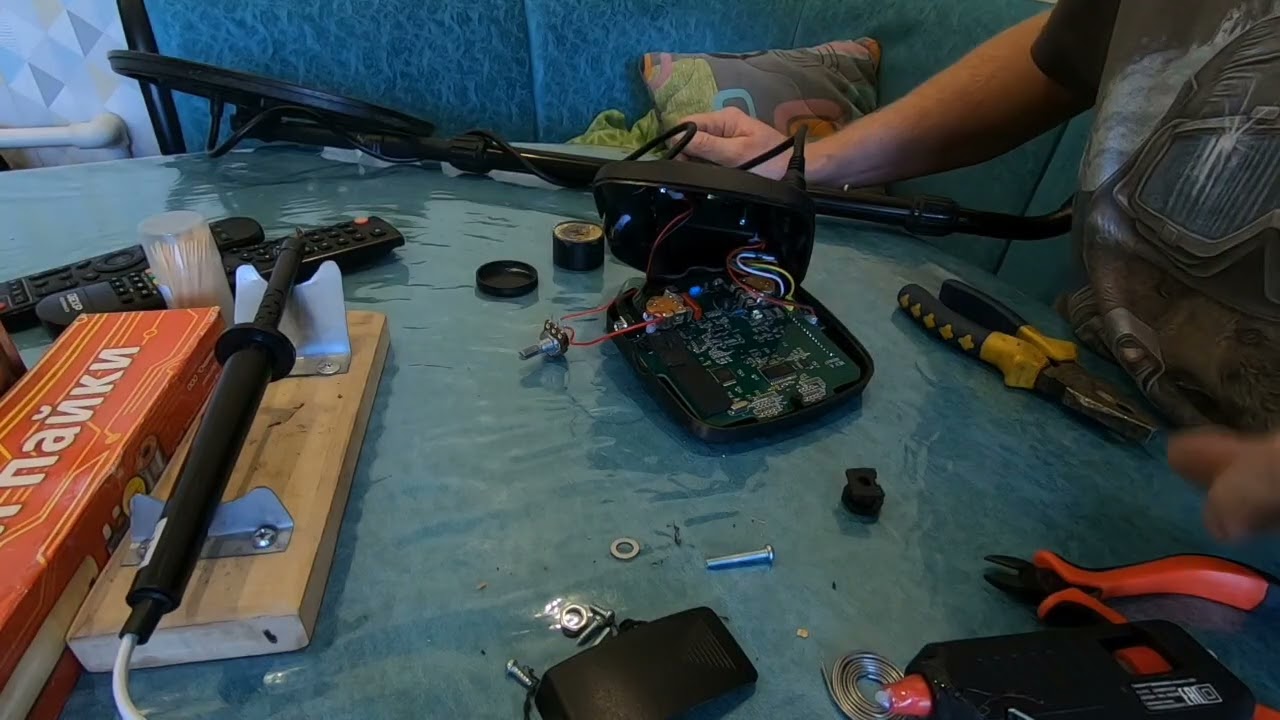 Установка регулятора громкости на металлоискатель TX-850...