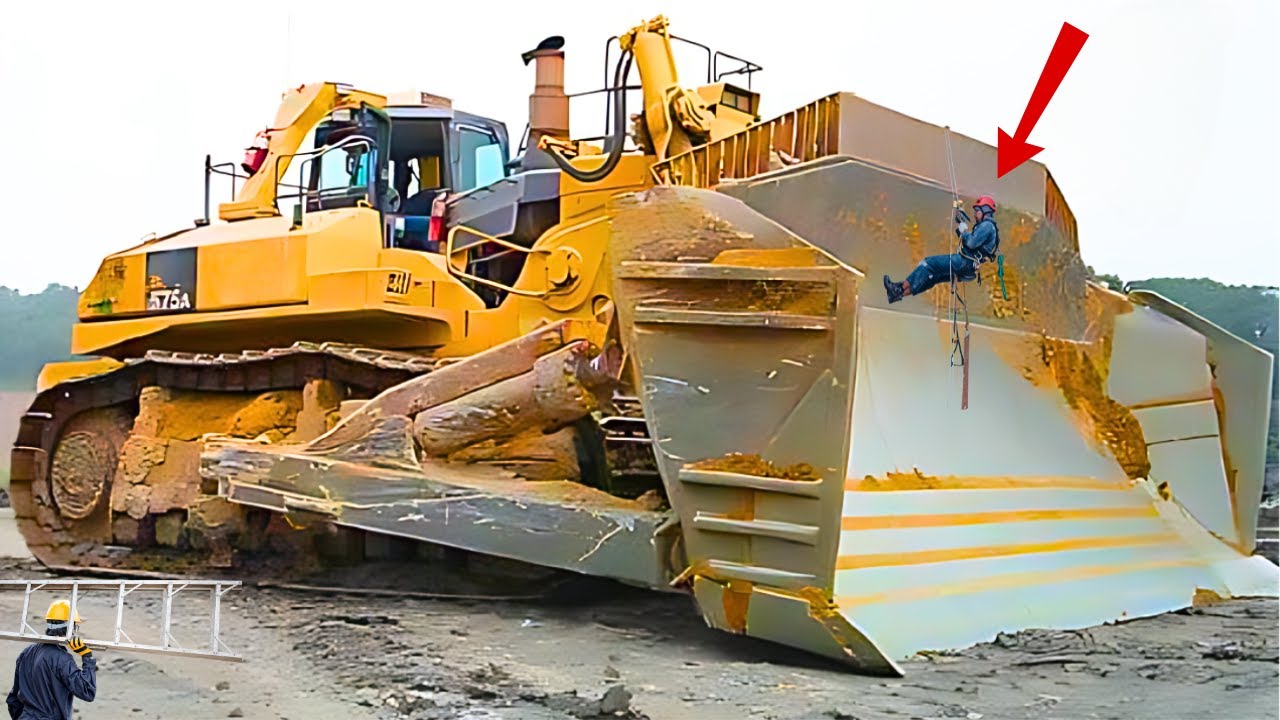 Surface Mining Of Iron Ores With Komatsu&rsquo;s Biggest Mining Machines