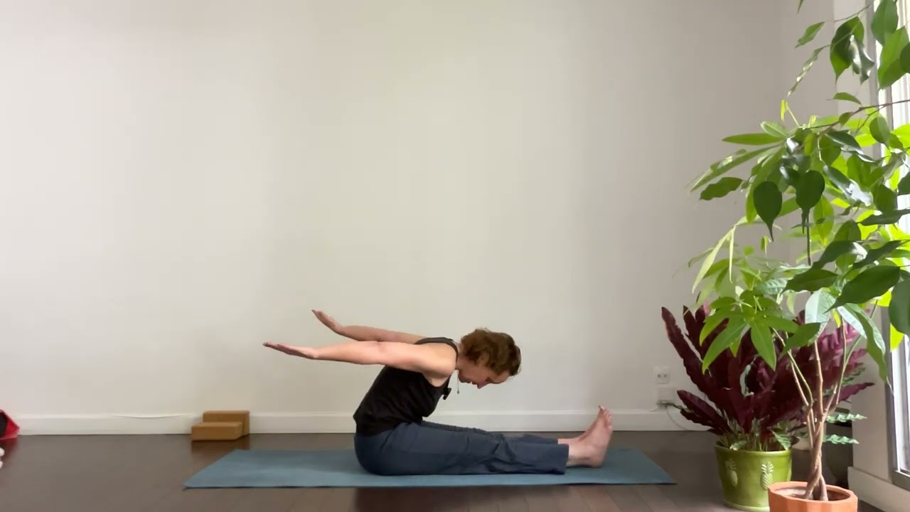 Pilates Rowing front 1 & 2 #pilateshome #rowing