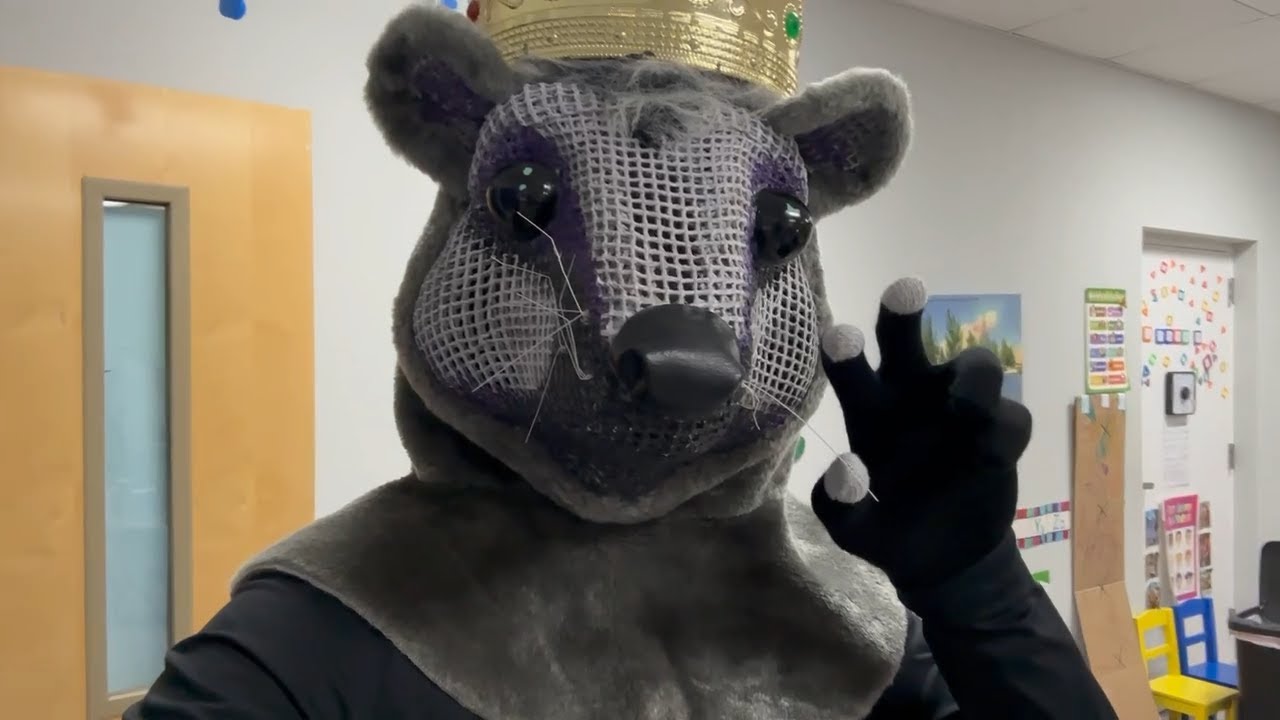 I WAS THE MOUSE KING! | Vlogmas 2024 Day 12