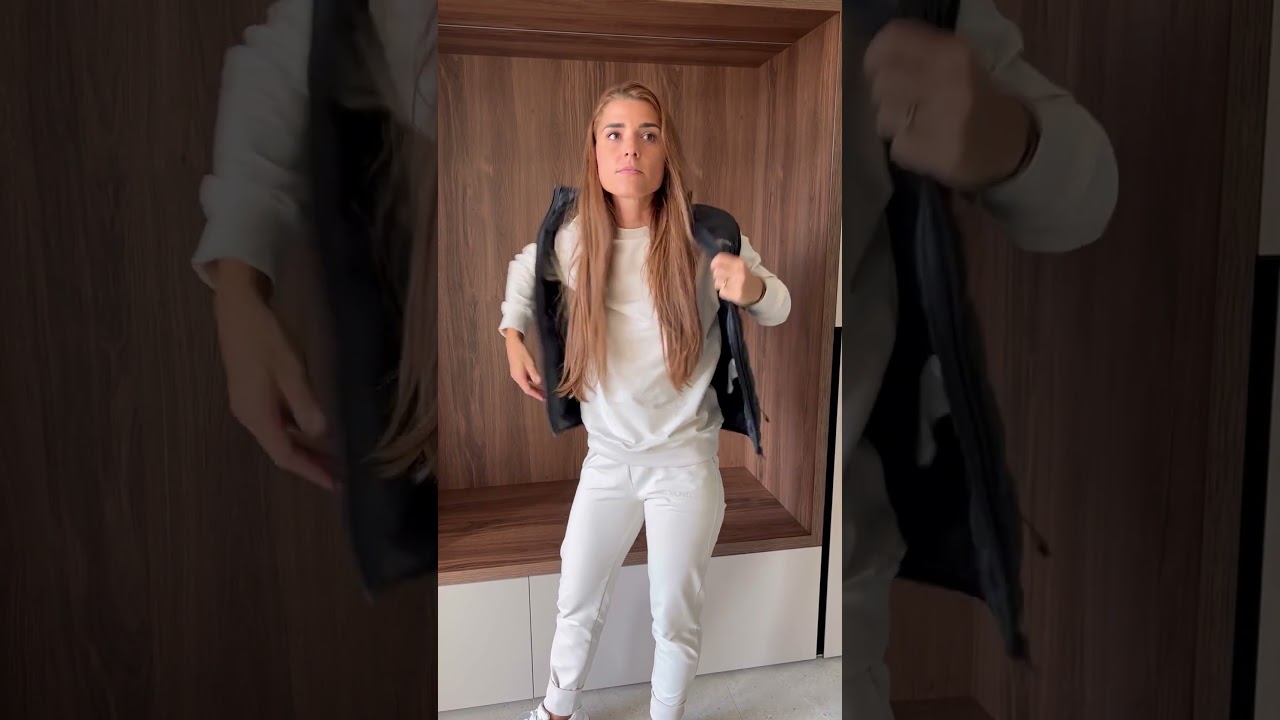 Podzimní outfit Moniel - tepláková souprava Basic
