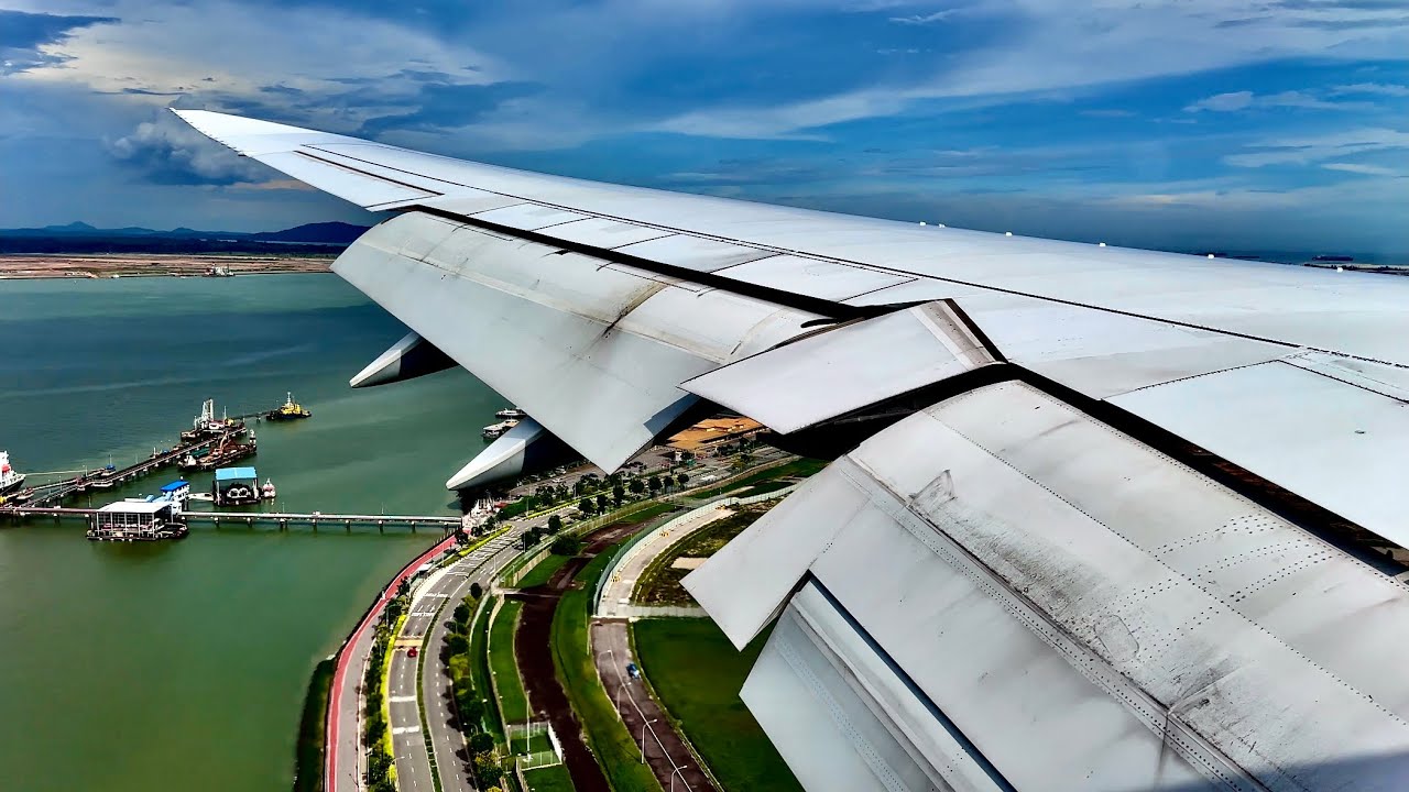 [4K] Incredible Singapore Changi Landing | Lufthansa | Boeing 747-8 | SIN | LH778 | D-ABYL