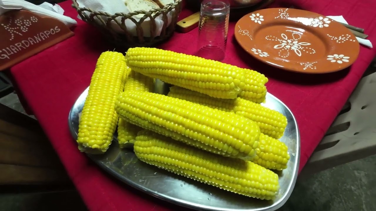 Grande almoço na Favela do Laranjo