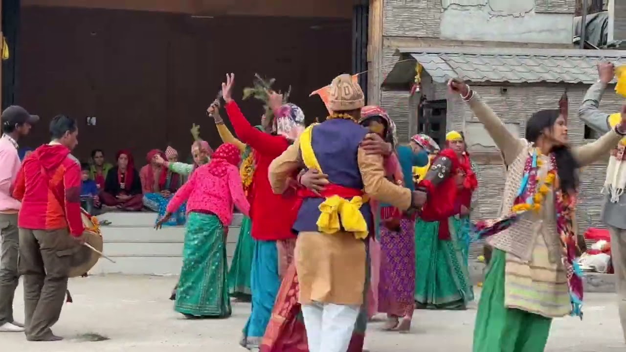 “Devbhoomi Uttarakhand का पांडव नृत्य 🎶”