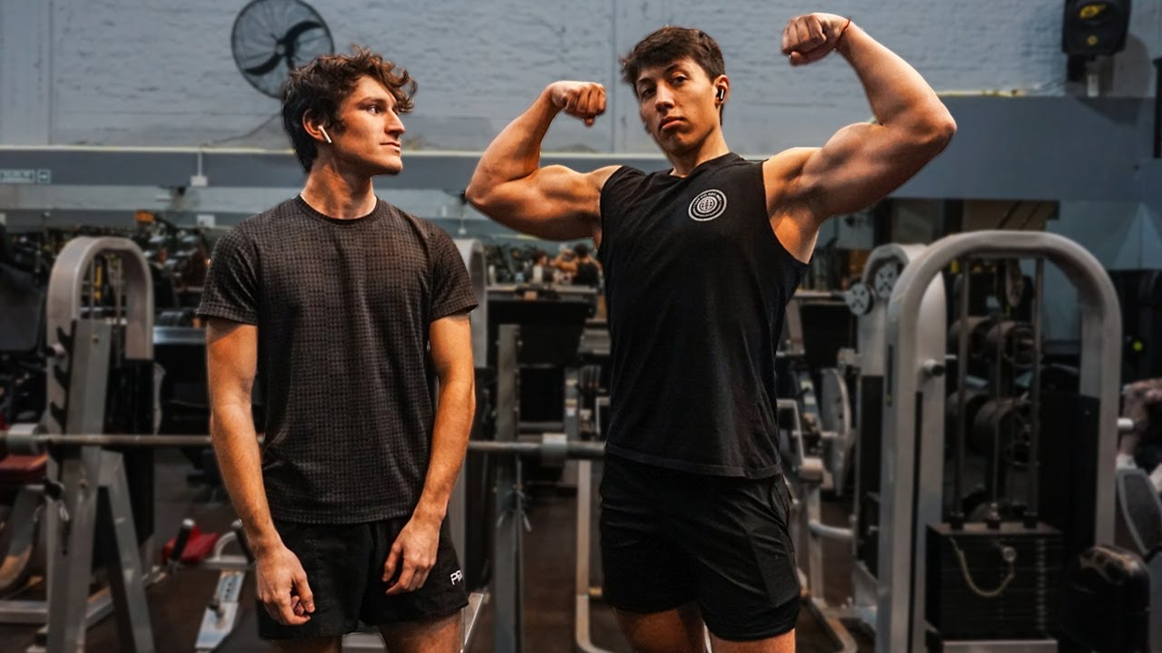 Poniendo a mi amigo en MODO OSO | consejos para principiantes del gym