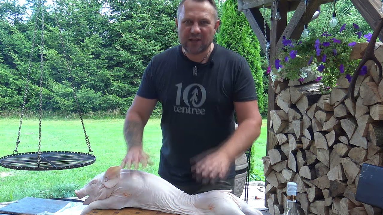 Pieczone prosię to staropolska tradycja / Oddaszfartucha official