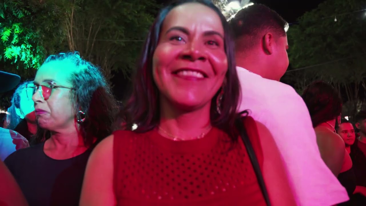 E RÉ E RÉ EU ENCAIXO A PRIMEIRA E VOCÊ VEM DE RÉ CARLINHOS PRESSÃO DVD AO VIVO EM TIJUAÇÚ ￼