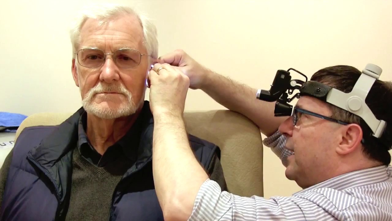 Ear Wax Removal By Microsuction In London Video HD