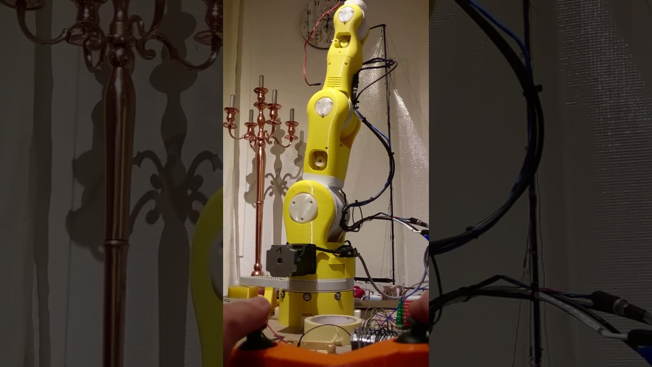 BCN3D-MOVEO moves now remote controlled.