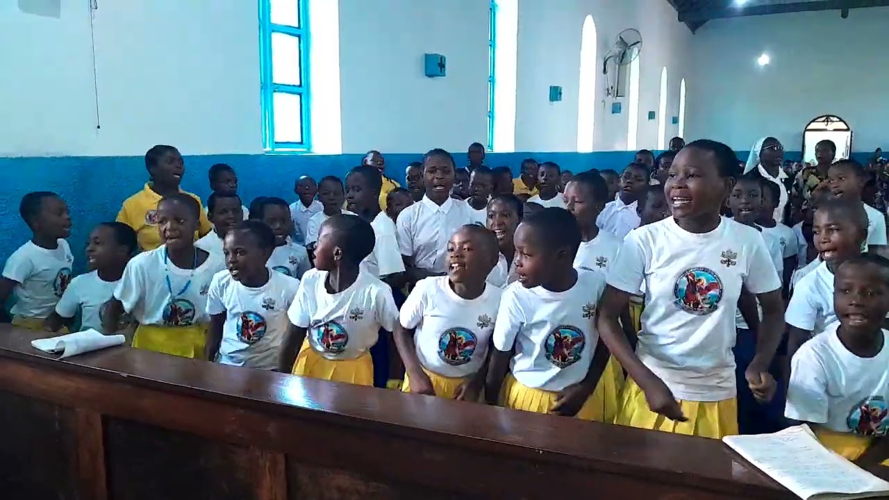 UTOTO MTAKATIFU PAROKIA YA MT. MIKAELI MALAIKA MKUU MAHANJE: WAIMBA WIMBO WA 