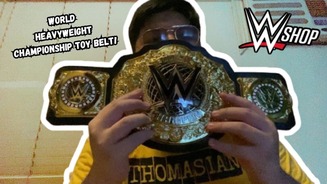 Игрушечный пояс чемпиона мира в тяжёлом весе из магазина WWE (распаковка)